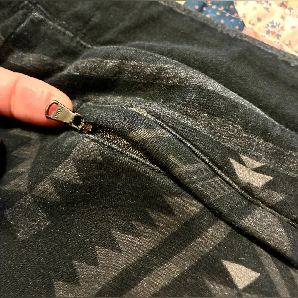 POLO RALPH LAUREN SOUTHWESTERN PATTERNED SWEATPANTS- SIZE LARGE